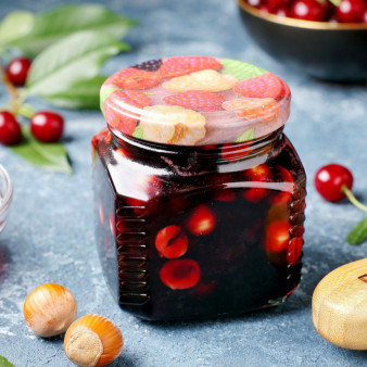 Варенье из вишни с орехами