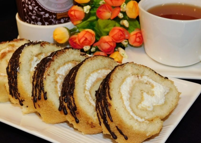 1. Этап. Заварной бисквитный рулет: Приятного чаепития!