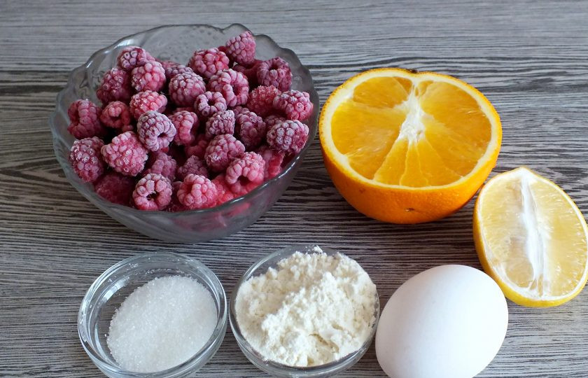 1. Этап. Малиновый пудинг: Подготовьте необходимые ингредиенты.