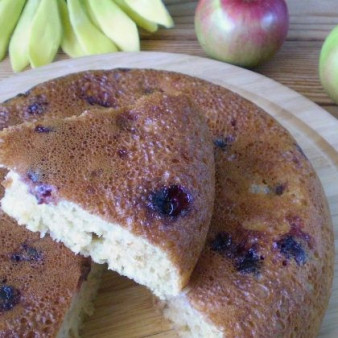 Пирог с ягодами на кефире