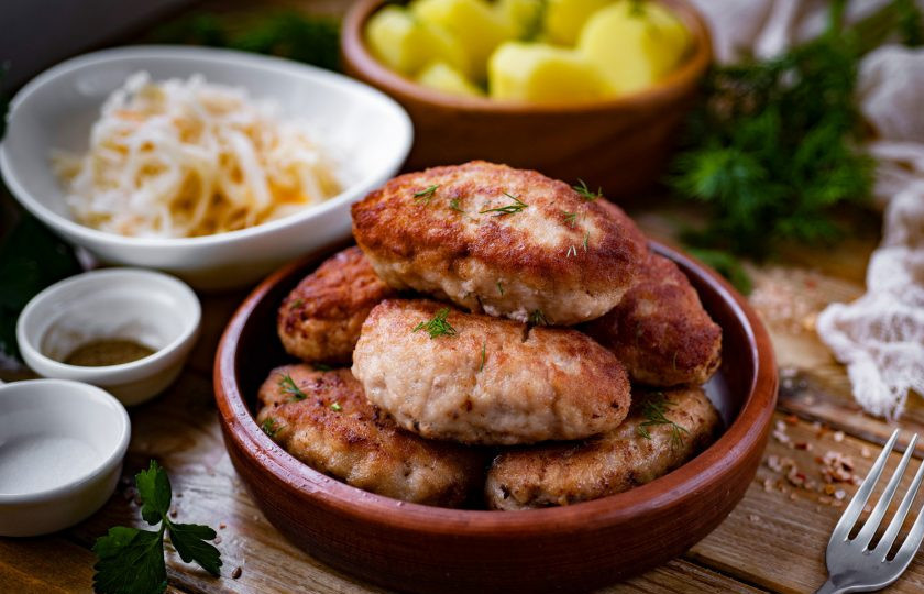 1. Этап. Котлеты Праздничные: Готовые котлеты подавайте к столу горячими. Приятного аппетита!