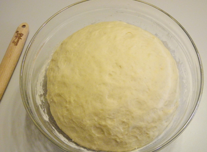 1. Этап. Расстегаи с яблоками: Тесто должно увеличиться минимум в три раза.