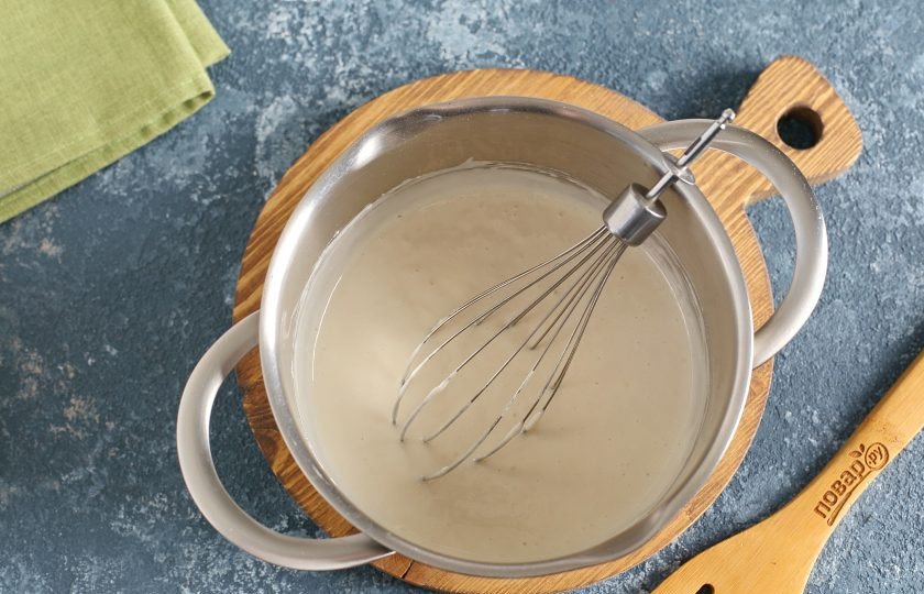 1. Этап. Пышные блинчики на кефире: Перемешайте все еще раз. Тесто готово.