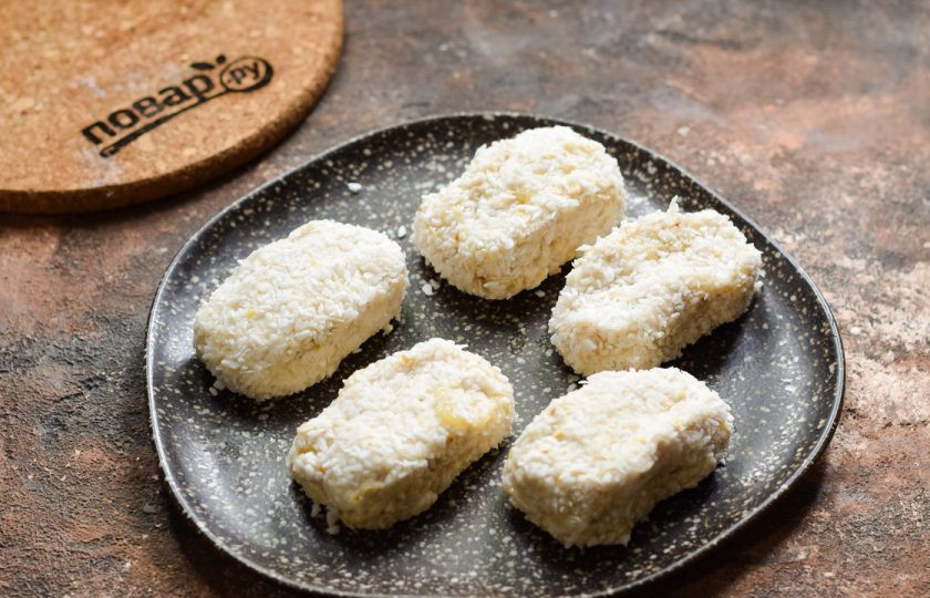 1. Этап. Зефирные конфеты: Переложите конфеты на тарелку и отправьте в холодильник на 3-4 часа.