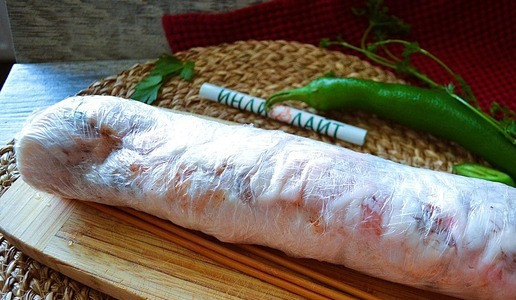 1. Этап. Шашлык-рулет: Подмороженный рулет освободить от плёнки.