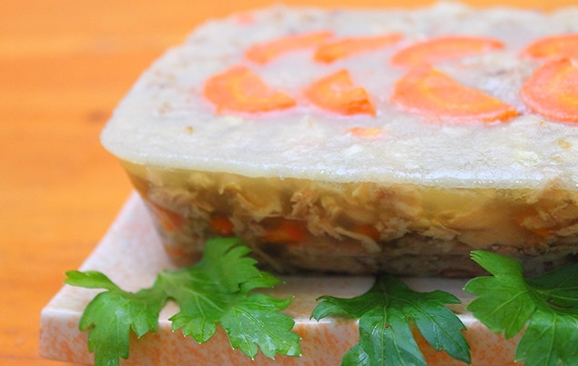 1. Этап. Куриный холодец в мультиварке редмонд: Приятного аппетита!