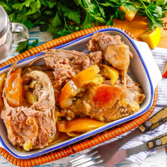 Утка с яблоками в мультиварке