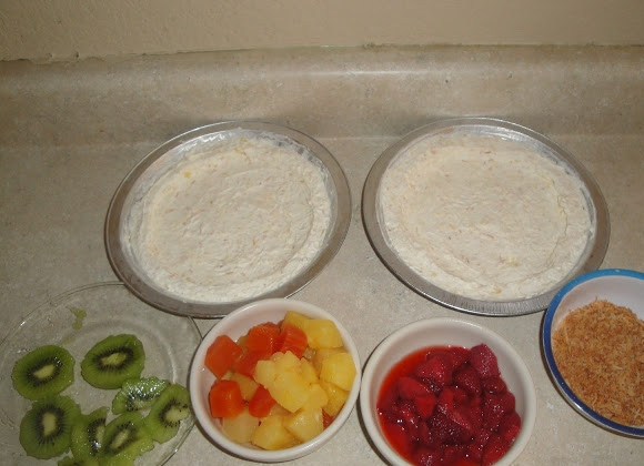 1. Этап. Творожный десерт с тропическими фруктами: 5. Подготовьте фрукты.