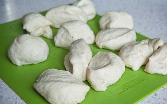 1. Этап. Тесто для булочек: 7. Вот и все, тесто готово и вы можете формировать и выпекать булочки.