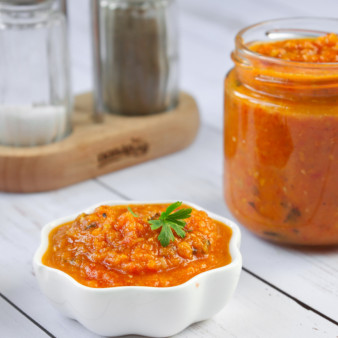 Зимний соус из запеченных помидоров