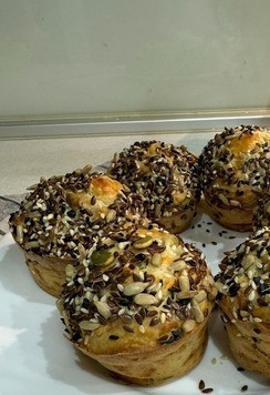 1. Этап. Закусочные сырные кексы: Всем приятного аппетита!