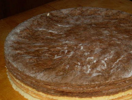 1. Этап. Торт на 30 лет: Вот такие ровные коржи получаются.