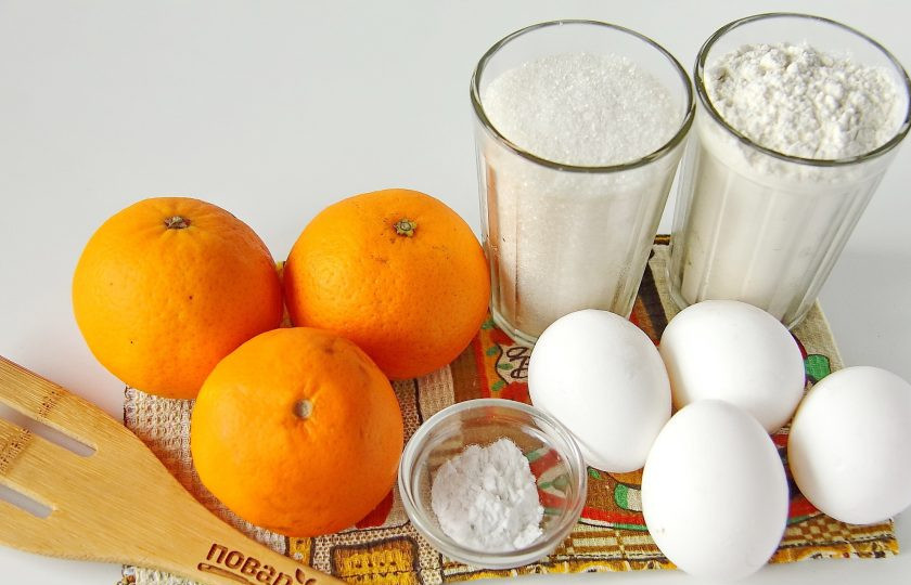 1. Этап. Шарлотка с мандаринами: Подготовьте все ингредиенты.