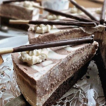 Торт Зебра с творожным и шоколадным кремом