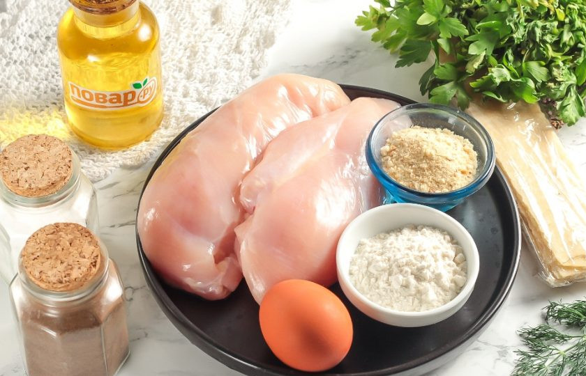 1. Этап. Наггетсы на сковороде: Подготовьте указанные ингредиенты. Приобретите чипсы любого вкуса: грибные, с беконом или с сыром.