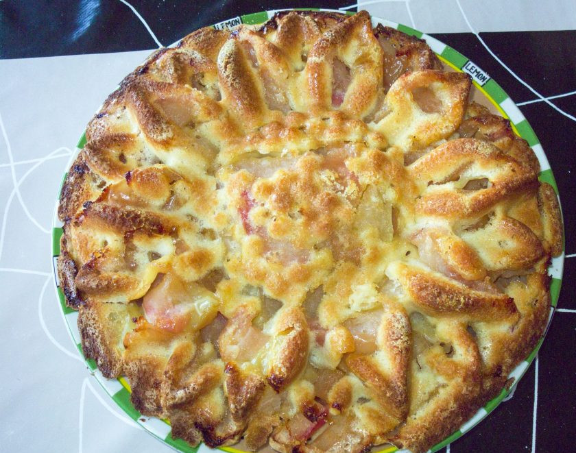 1. Этап. Пирог в силиконовой форме: Подавайте пирог, перевернув силиконовую форму. Приятного чаепития!