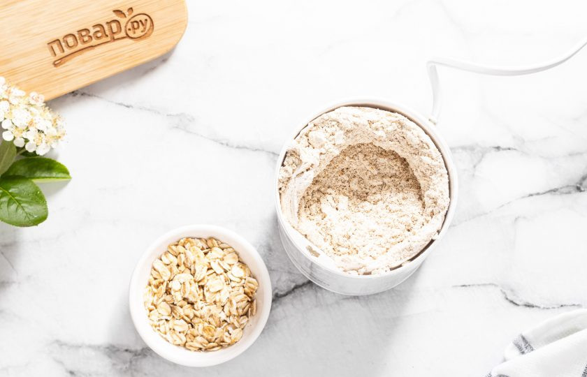 1. Этап. Вафли из киноа: Точно так же измельчите овсяные хлопья.