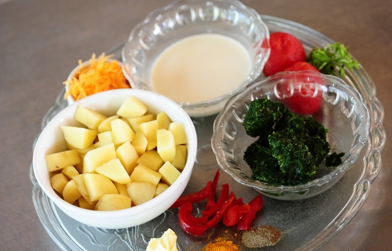 1. Этап. Суп из шпината замороженного: Подготовим все необходимые ингредиенты.