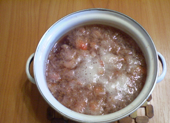 1. Этап. Клубничный морс: 4. Дать компоту немного остыть.