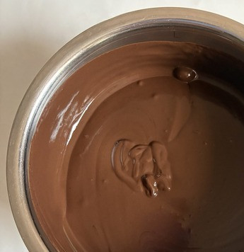 1. Этап. Шоколадно-кокосовый мусс: Теперь надо это охладить в холодильнике минимум три часа.