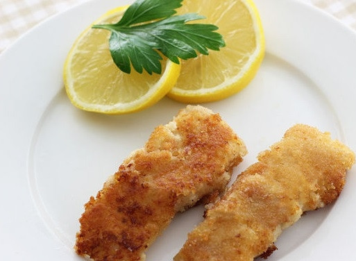 1. Этап. Рыбные наггетсы: 7. Подавайте рыбные наггетсы с любимыми соусами. Приятного аппетита!