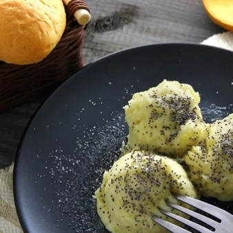 Картофельные шарики с маком