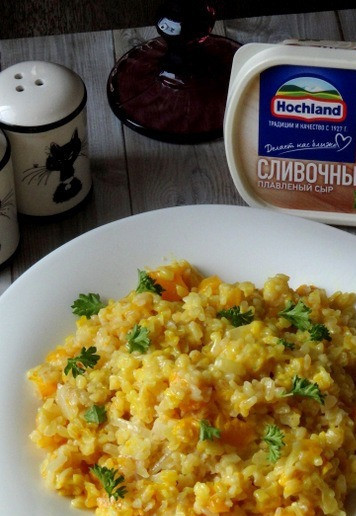 1. Этап. Сливочный булгур с тыквой: Порция небольшая, на одного человека или двух, если есть мясное дополнение (к примеру) )).