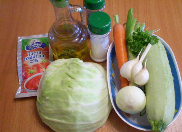 1. Этап. Тушеная капуста с кабачками: 1. Приготовим продукты.