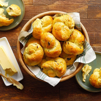 Cherry-Tarragon Holiday Dinner Rolls