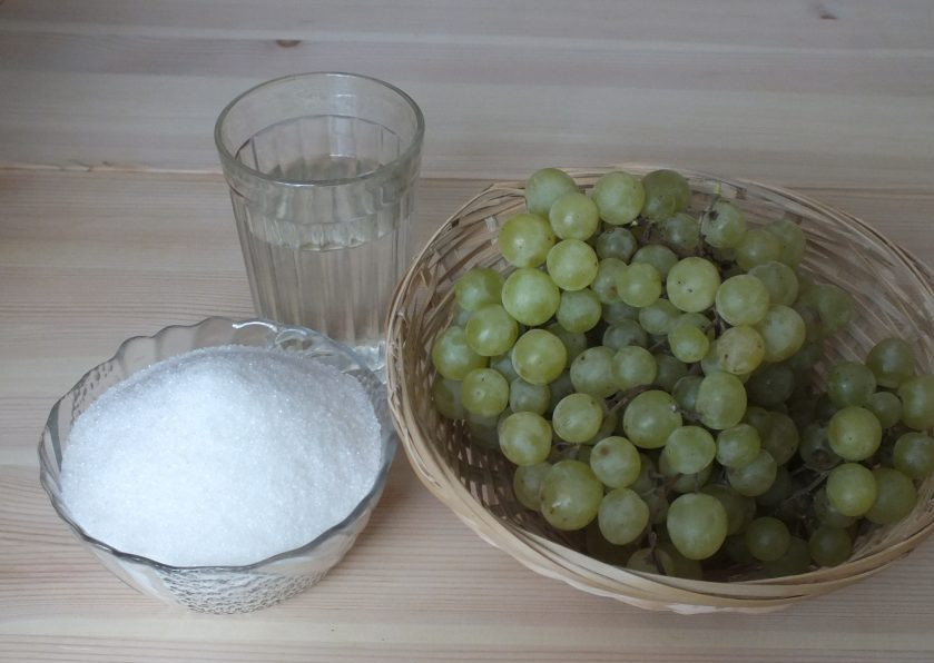 1. Этап. Варенье Кишмиш: Подготовьте необходимые ингредиенты.