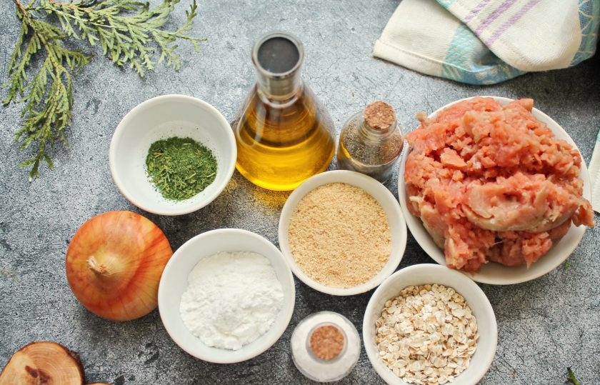 1. Этап. Постные котлеты из горбуши: Подготовьте все необходимые ингредиенты для приготовления постных котлет из горбуши.