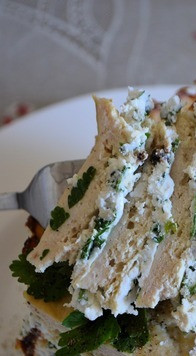 1. Этап. Курино-творожный торт: Благодаря нежному творожному крему торт получается сочным, пряным и вдвойне питательным.