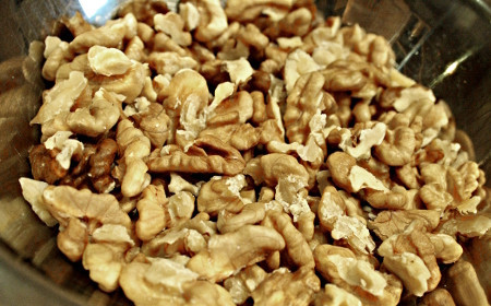 1. Этап. Печенье с повидлом: 1. Для крошки можно использовать любые орехи, которые есть под рукой.