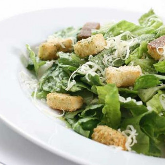 Салат Цезарь с пекинской капустой