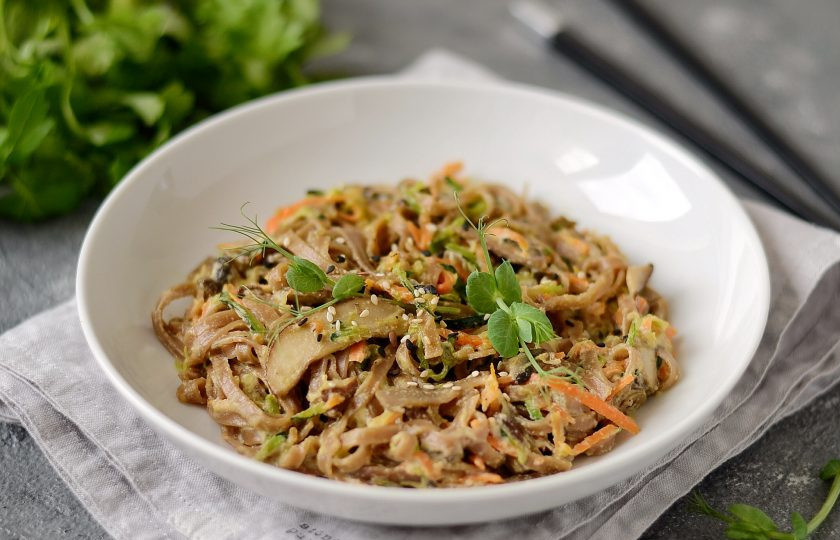 1. Этап. Гречневая лапша с ореховым соусом: Приятного аппетита!