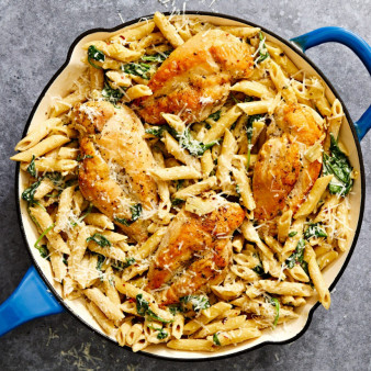 One-Pot Creamy Spinach Artichoke Chicken Pasta