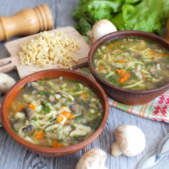 Постная лапша с грибами