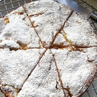 Шарлотка с мускатным орехом