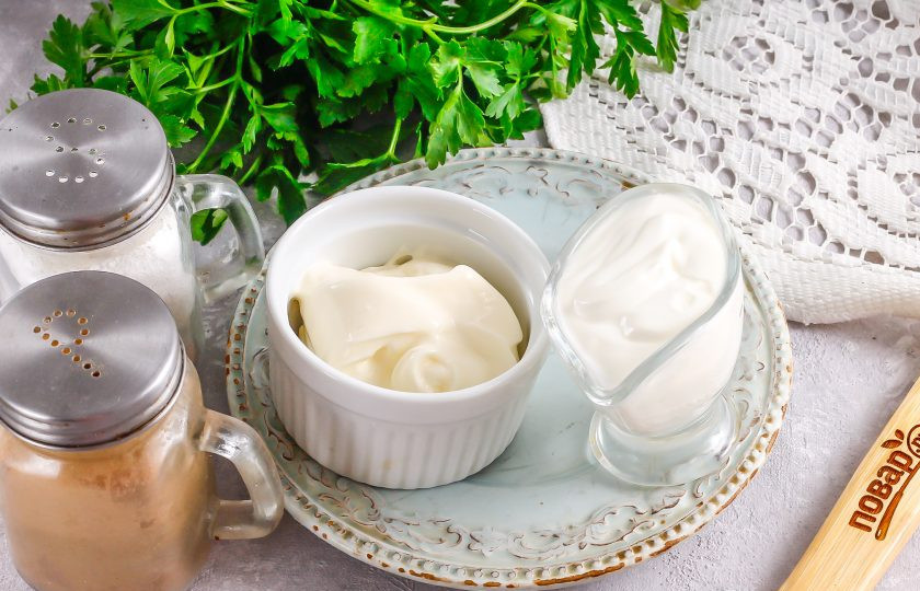 1. Этап. Соус Шантильи: Подготовьте указанные ингредиенты.