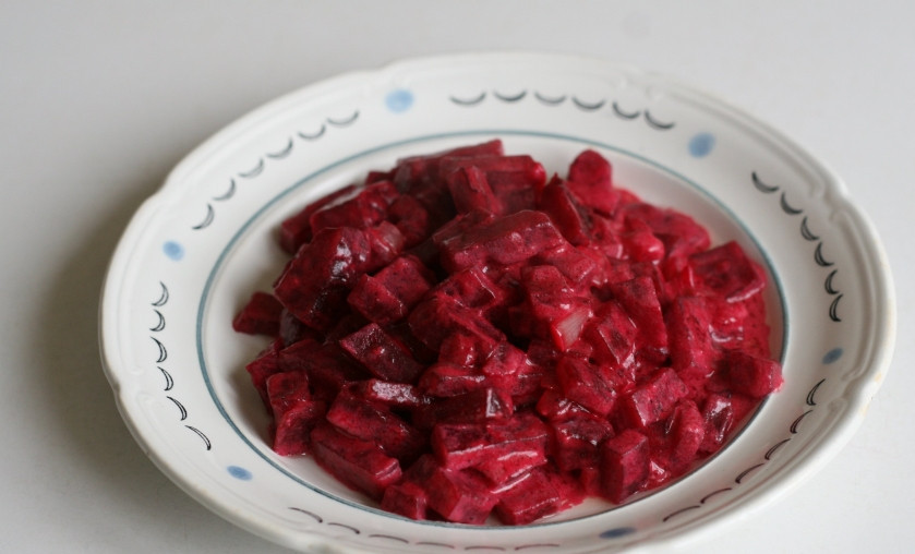 1. Этап. Свекла, тушенная в сметане: 4. Готово! Приятного аппетита!