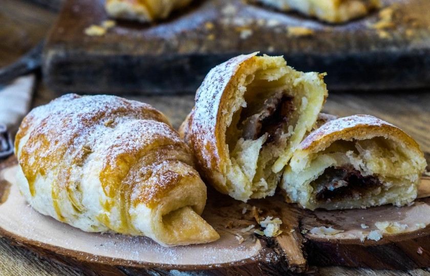 1. Этап. Круассаны с начинкой: Приятного аппетита!