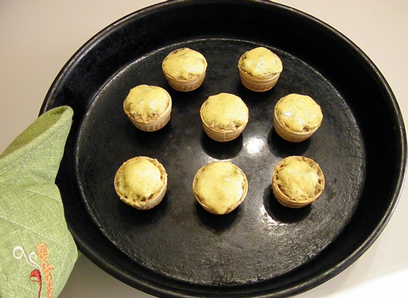 1. Этап. Жульен в тарталетках: Жульен в тарталетках готов! Подавайте жульен в горячем виде.