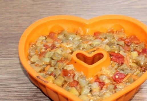 1. Этап. Рисовая полента с баклажаном: 15. Получилось 2 формочки по 250 мл и 1 формочка на 500 мл.