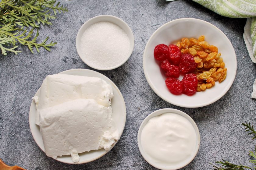 1. Этап. Творог с мацони: Подготовьте все необходимые ингредиенты для приготовления творога с мацони.