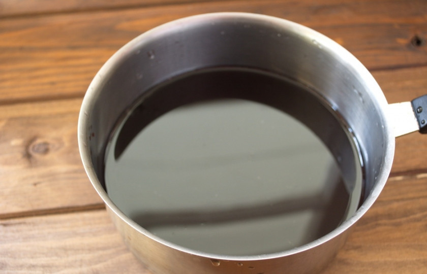 1. Этап. Глинтвейн классический рецепт: Добавляем полусухое.