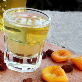 Настойка на сухофруктах