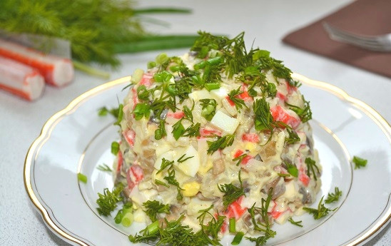 1. Этап. Салат Диана: 15. Перед подачей салатик можно посыпать измельченной зеленью. Приятного аппетита!