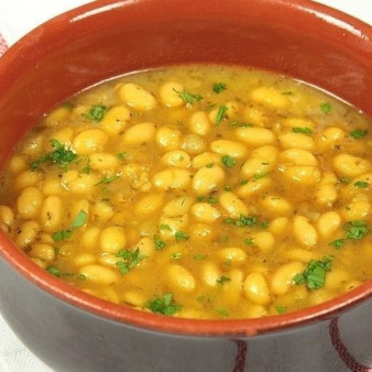 Белая фасоль с луком