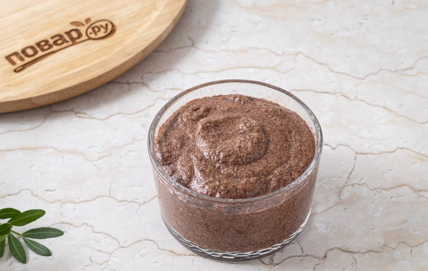 1. Этап. Мусс на аквафабе: Разложите получившуюся массу по креманкам. Уберите в холодильнике на 2-4 часа.