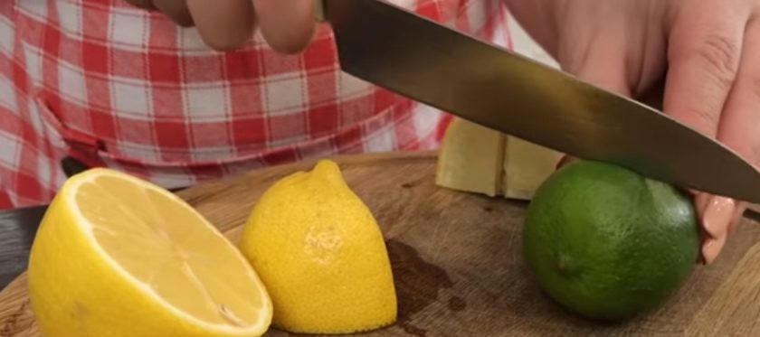 1. Этап. Прохладный Чай Nestea: 2. Проварите 2 минуты. Черный чай процедите. Лимон и лайм нарежьте тонкими дольками, отправьте в сахарный сироп и потолките ступкой в течение 10 минут. Процедите сок лимона и лайма в чай.